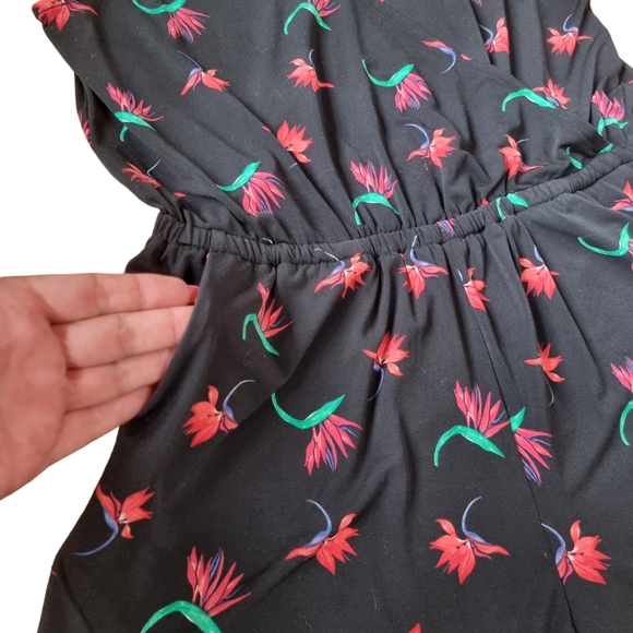 Simply Styled Ladies Floral Romper - Picture 6 of 10